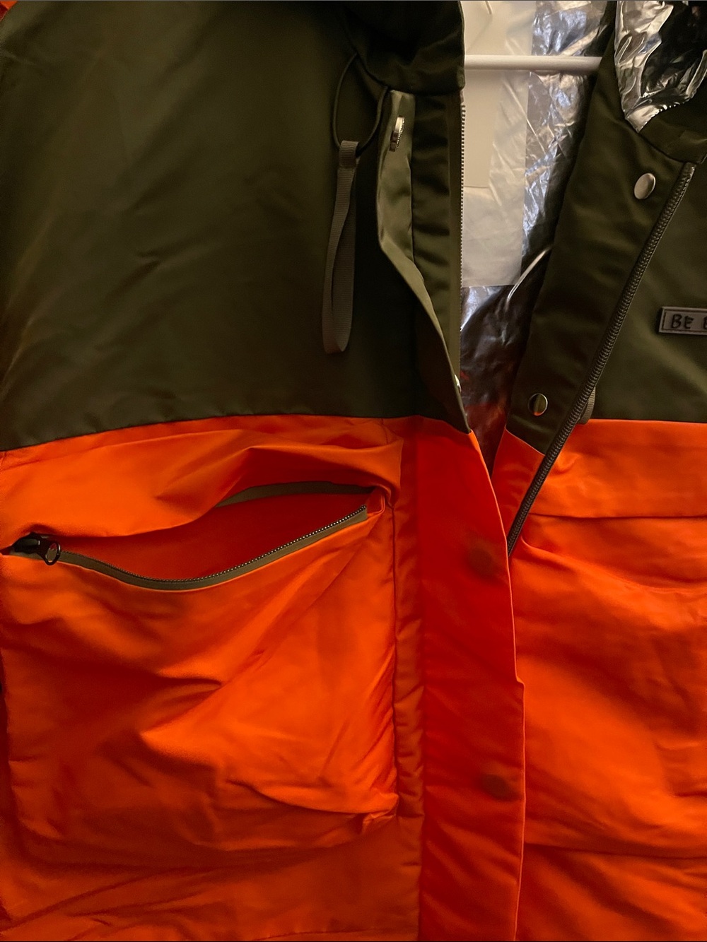 BeEyeConic EyeFly Jacket
Orange & Olive Hooded Jacket Sz XL NWT - Picture 13 of 16